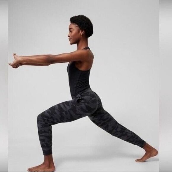 Athleta salutation camo jogger pants - Picture 1 of 5